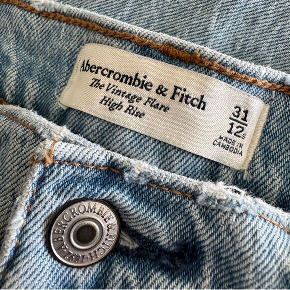 Abercrombie & Fitch The Vintage Flare High Rise Jeans Size 31/12 Short - Picture 12 of 15